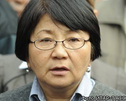 Р.Отунбаева вышла из партии, заняв пост временного президента Киргизии