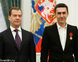 Д.Медведев наградил орденом легенду русского рока 