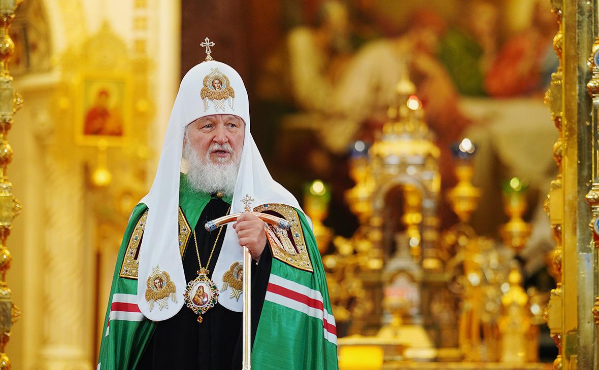 Патриарх Кирилл пригрозил адом тем, кто отказывается делиться богатством"/>













