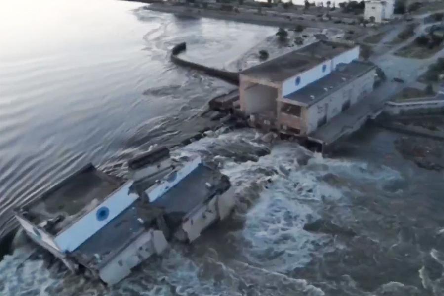 Эксперты оценили, как разрушение Каховской ГЭС повлияет на Черное море"/>













