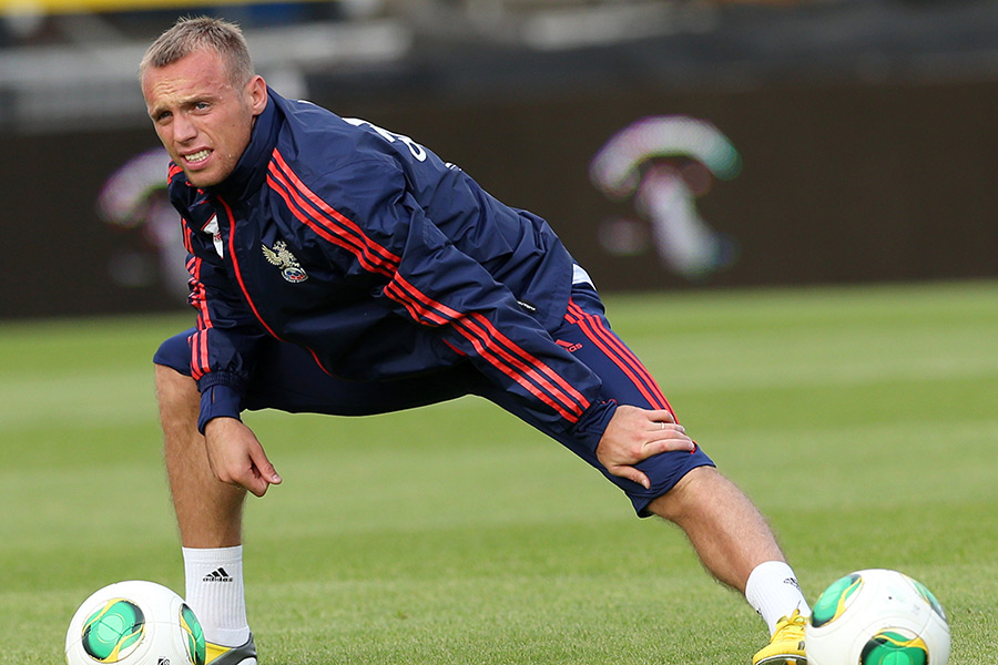 Денис Глушаков во время тренировки в составе сборной России, 2013 год