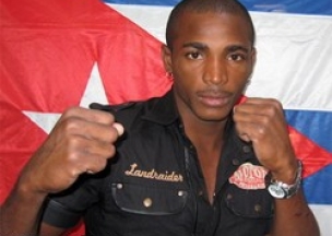 Кубинский боксер одержал победу за 108 секунд. ВИДЕО