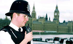 Британские полицейские нуждаются в броне