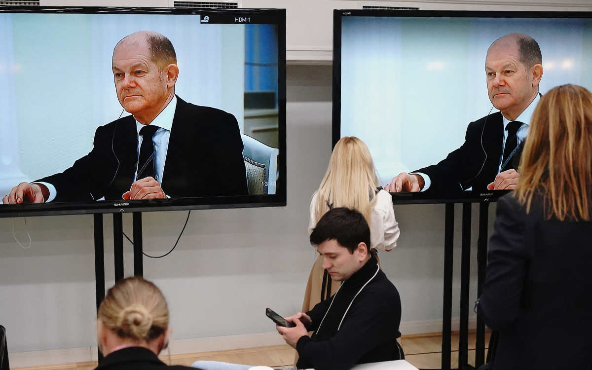 Трансляция встречи Олафа Шольца и Владимира Путина&nbsp;в пресс-центре