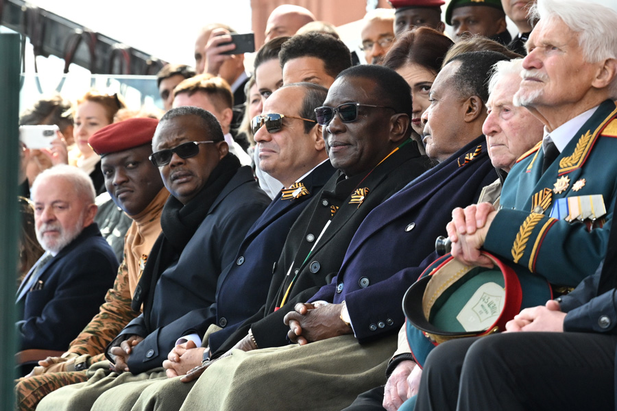 Im Bild von links nach rechts: Der brasilianische Präsident Luiz Inácio Lula da Silva, Burkina Faso – Ibrahim Traoré, Guinea-Bissau – Umaru Sisoku Embalo, Ägypten – Abdel Fattah El-Sisi, Simbabwe – Emmerson Mnangagwa und die Republik Kongo – Denis Sassou Nguesso.