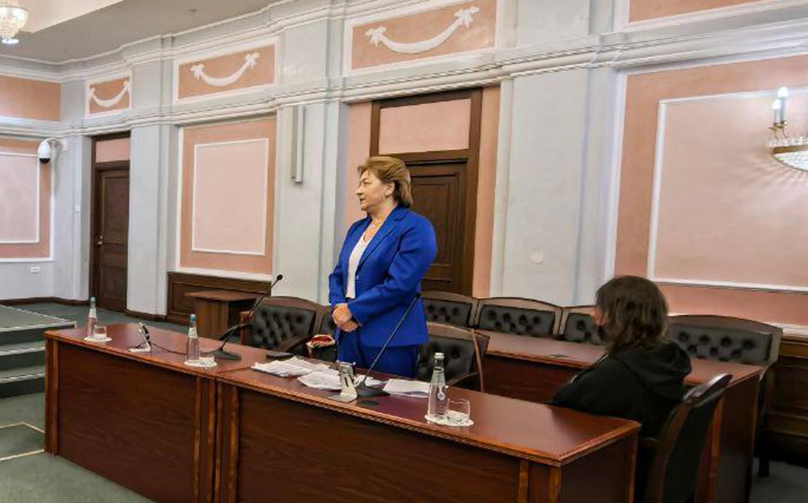 Лурье заявила, что вынужденно живет в купленной с экс-супругом квартире