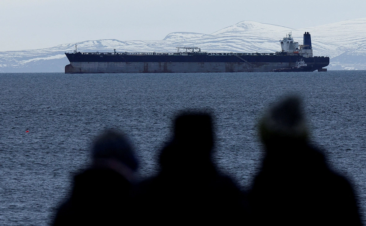 Russell Cheyne / Reuters