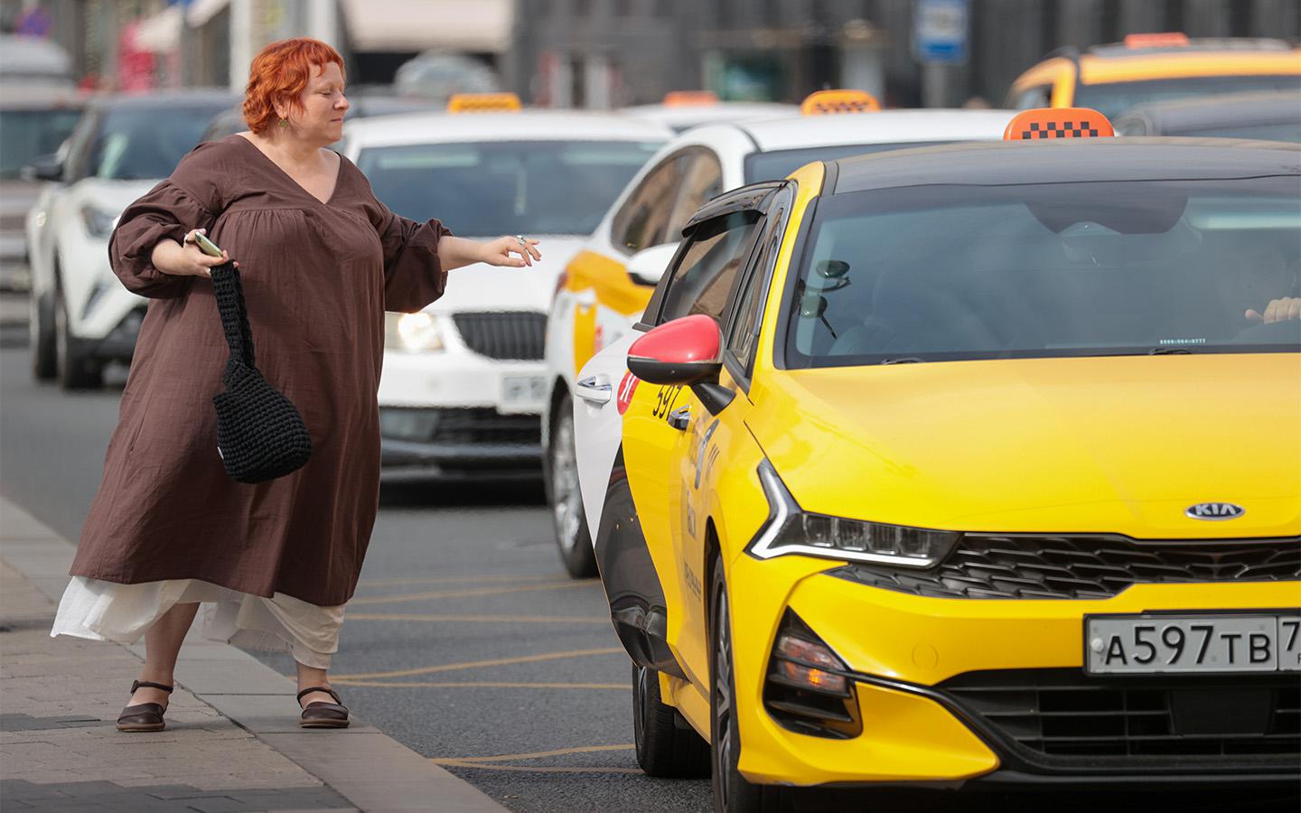 В ГД призвали разобраться с «незаконными» штрафами для такси. Подробности