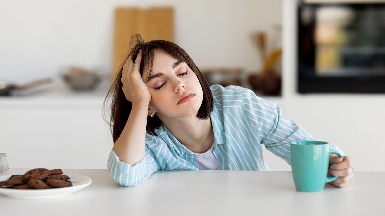 Иммунолог объяснила, как недосып делает людей беззащитными перед вирусами