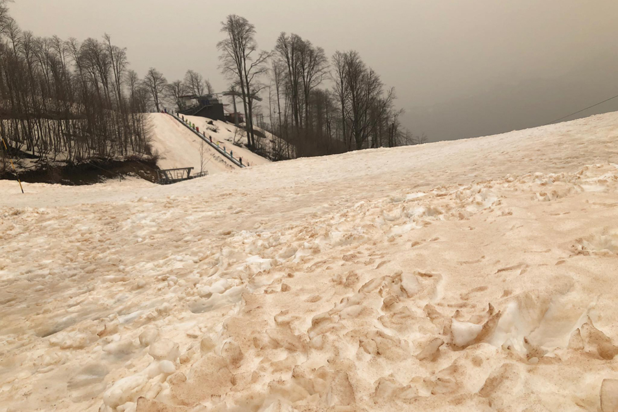 Цветной снег также выпал в Ставропольском крае: он зафиксированы в Невинномысске и двух селах