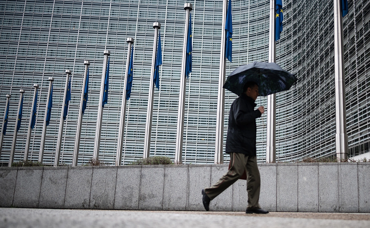 Leon Neal / Getty Images