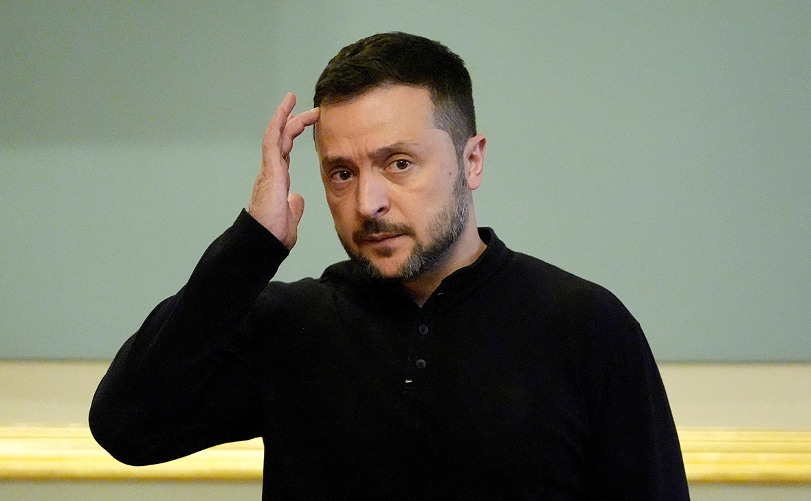 Mark Schiefelbein / Reuters