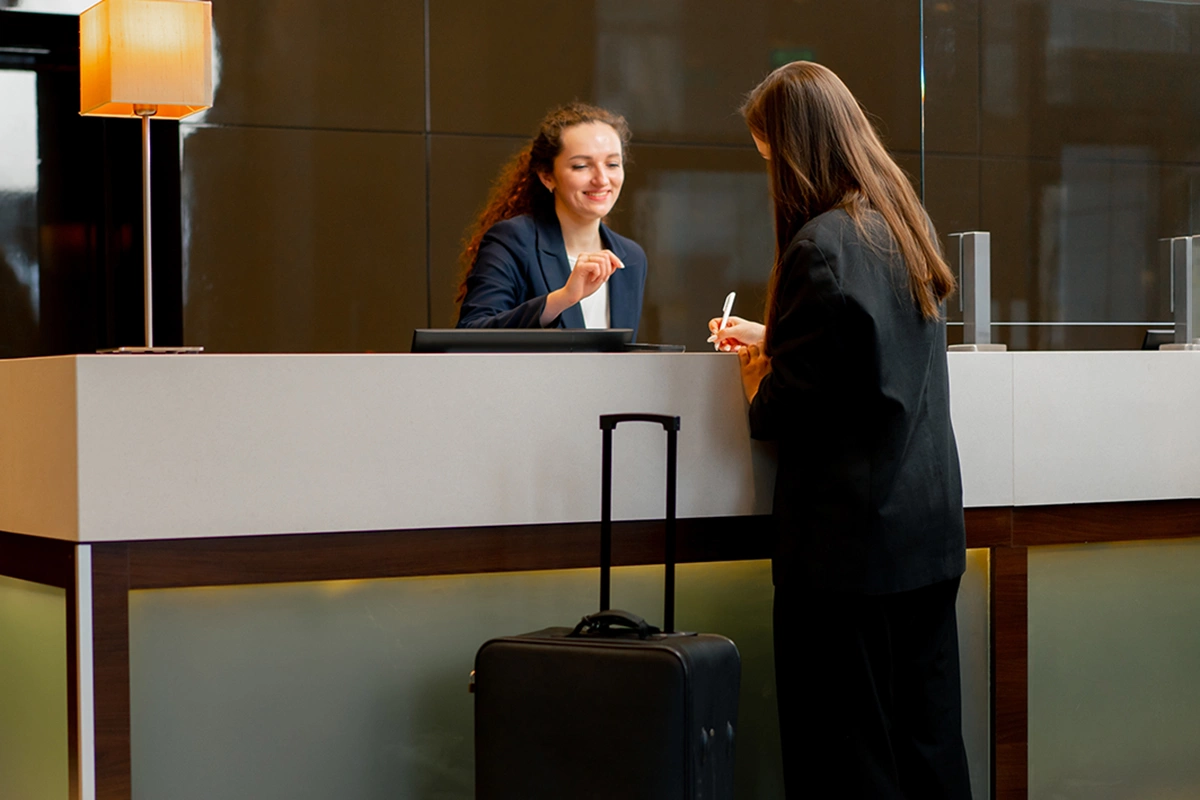 По новым правилам гостиницы обязаны ждать постояльца сутки — с момента запланированного заселения до расчетного часа на следующий день