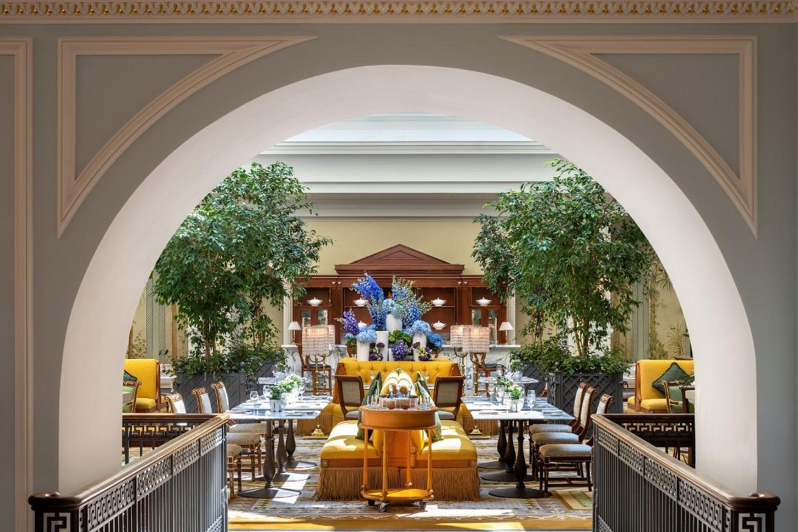 Атриум Чайной гостиной, Four Seasons Hotel Lion Palace