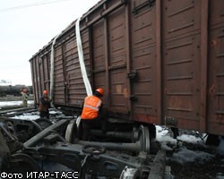 На юге Москвы грузовой поезд раздавил автомобиль