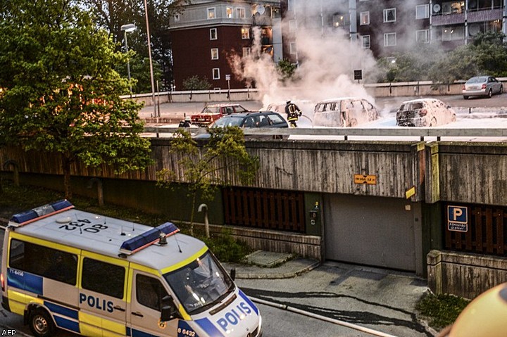 Бунт иммигрантов в Стокгольме