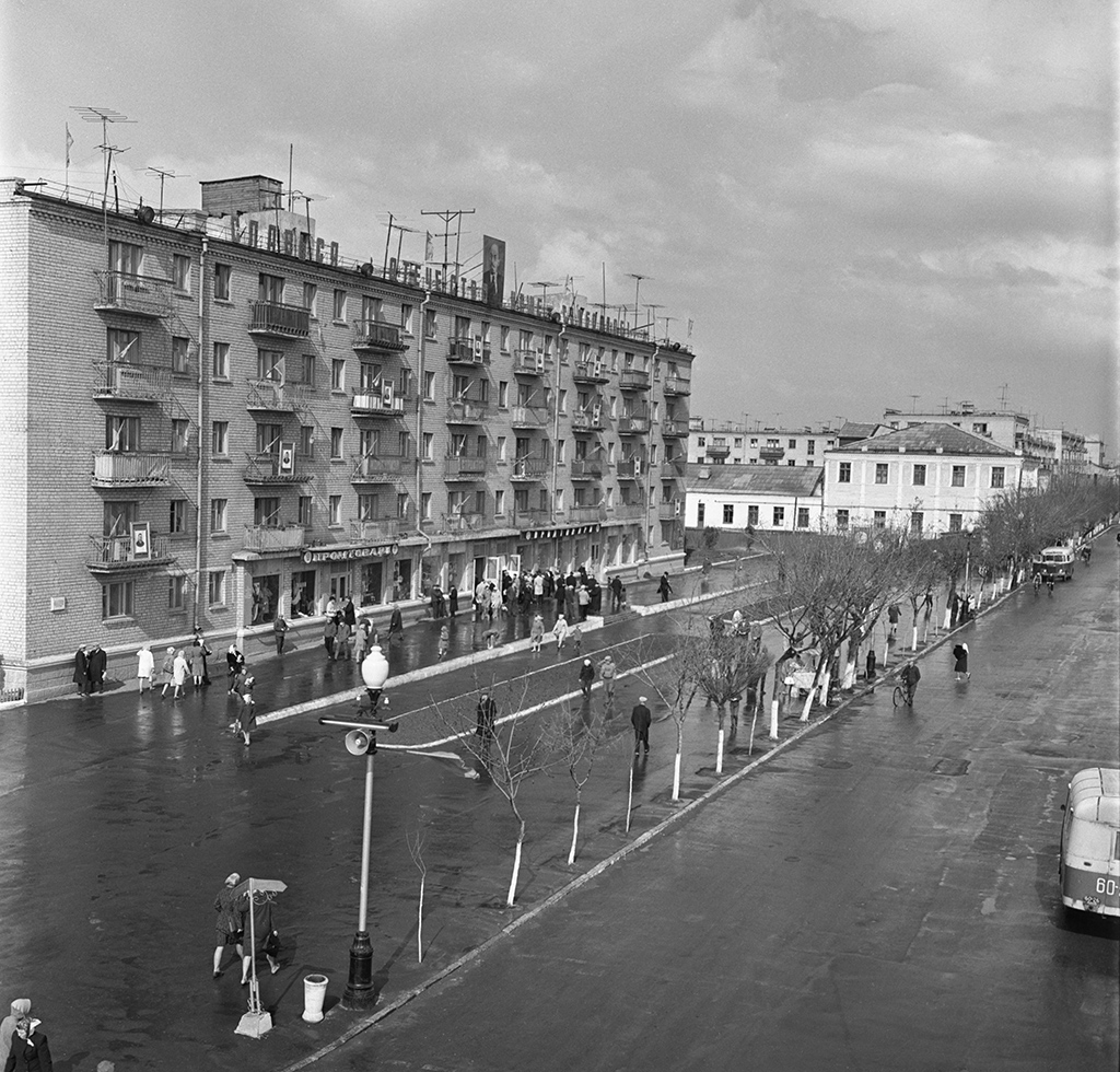 Октябрьская площадь в&nbsp;Павлограде, Украинская&nbsp;ССР. 1965 год
