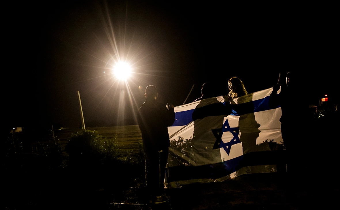 Amir Levy / Getty Images