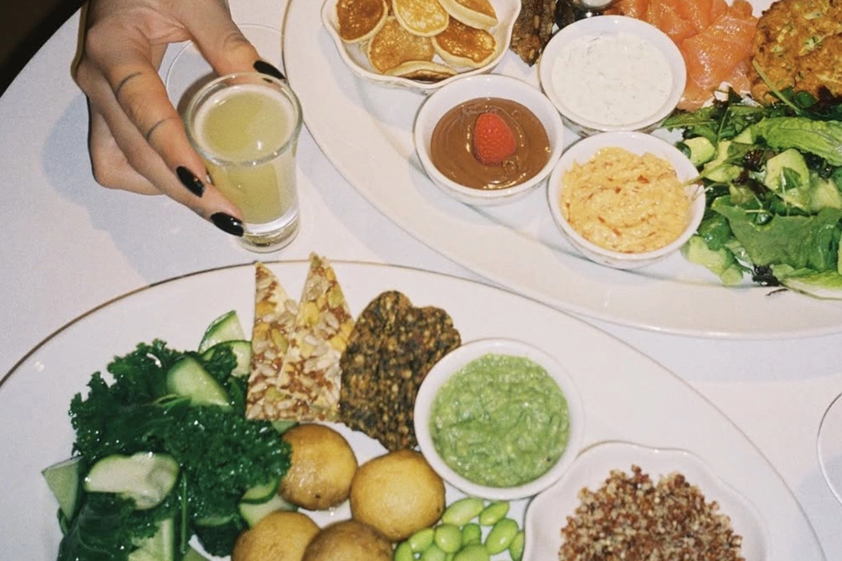 MO friends bar & dining