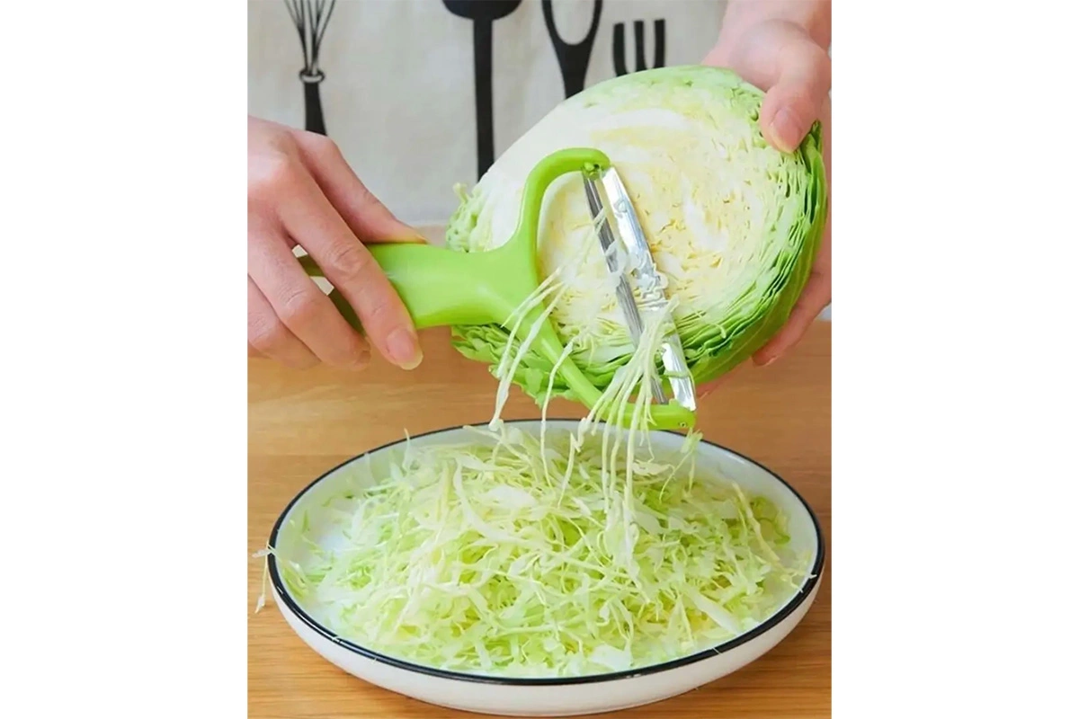 Самая простая овощечистка подойдет для шинковки небольших объемов капусты