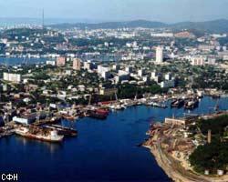 Во Владивостоке сгорел военный корабль