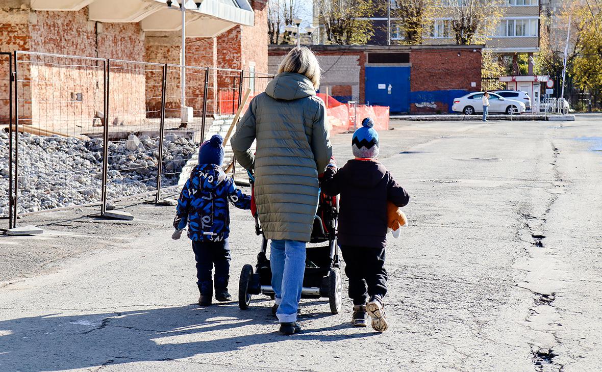 Путин потребовал запустить новую систему поддержки семей с детьми