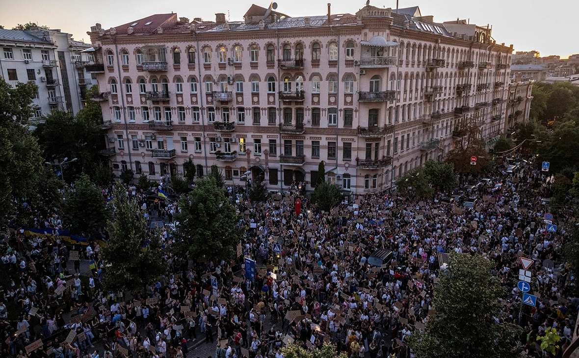 Thomas Peter / Reuters