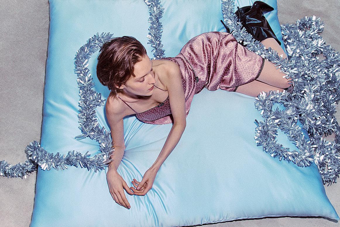 11 коллекций российских брендов, которые пригодятся и после Нового года