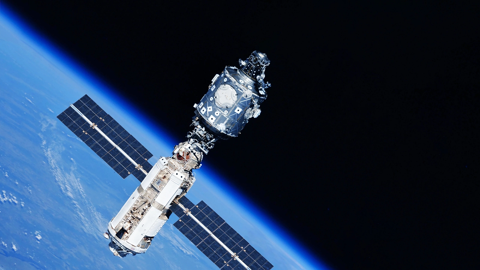 Экипаж МКС эвакуировался в модуль «Звезда» 20 января. Что случилось