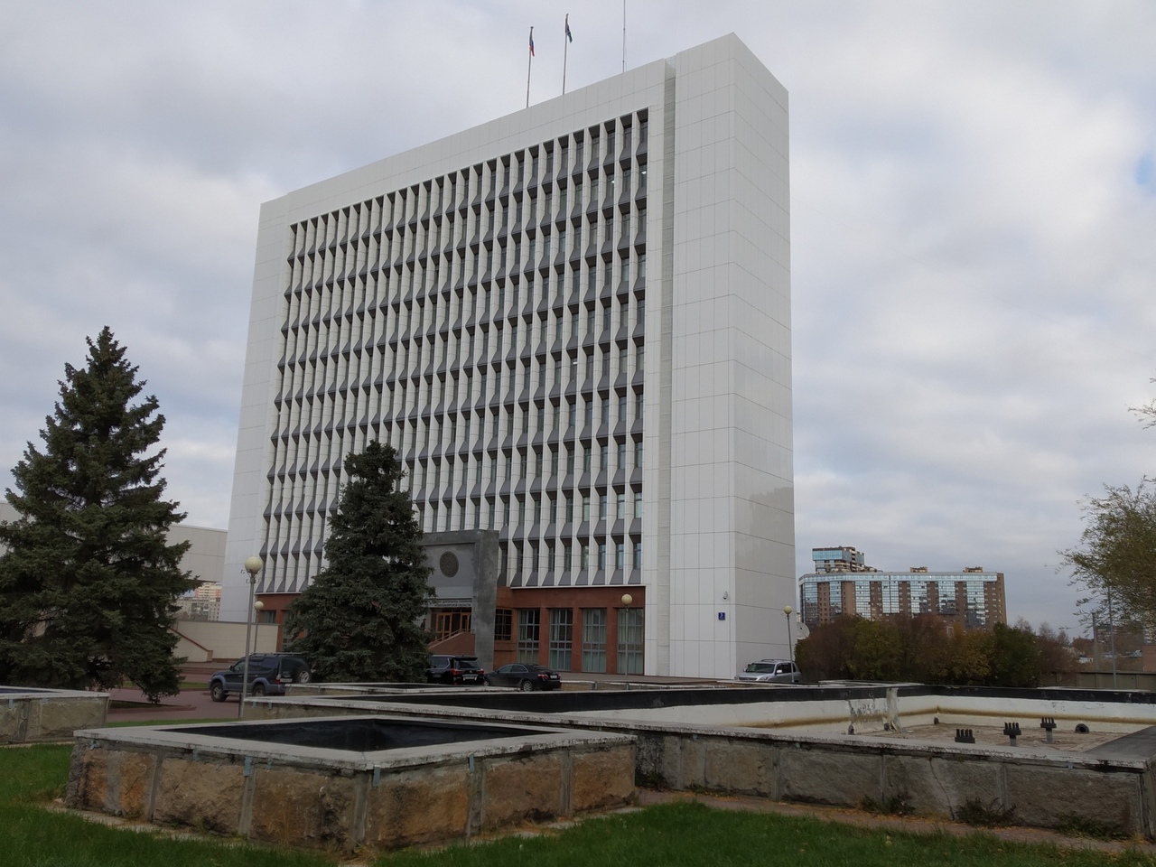 Здание руководителей. Законодательное собрание здание Новосибирск. Здание Законодательного собрания новосмбирск. Мэрия Новосибирской области. Новосибирск мэрия Заксобрание.