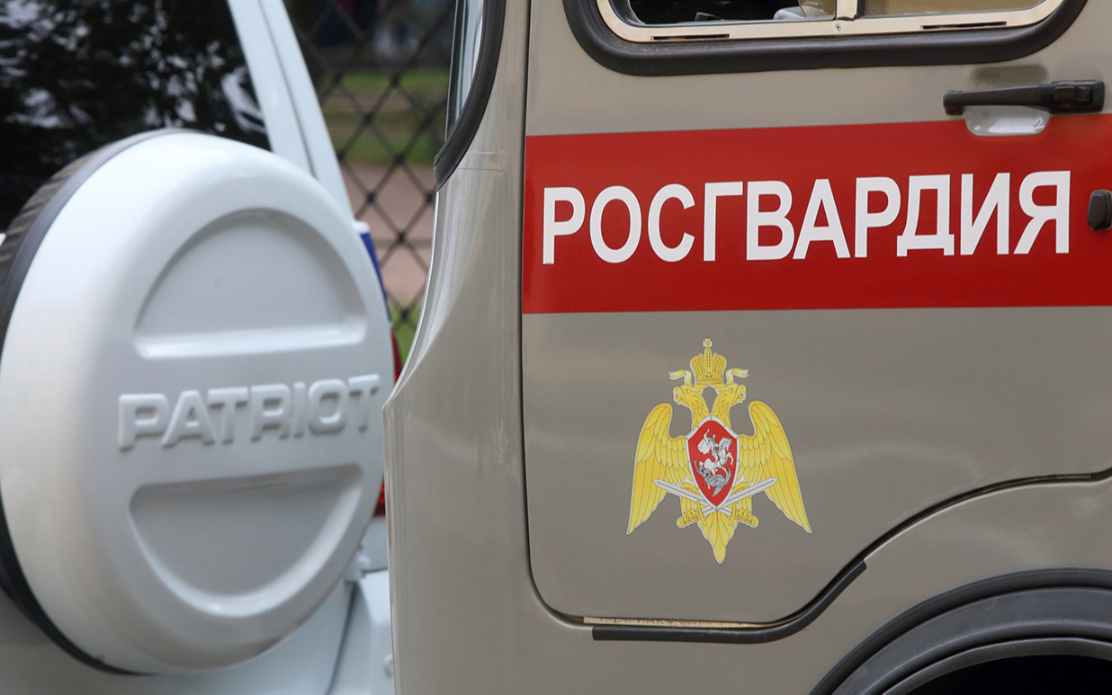 В Томске росгвардеец выстрелил в распылившего газ мужчину при задержании