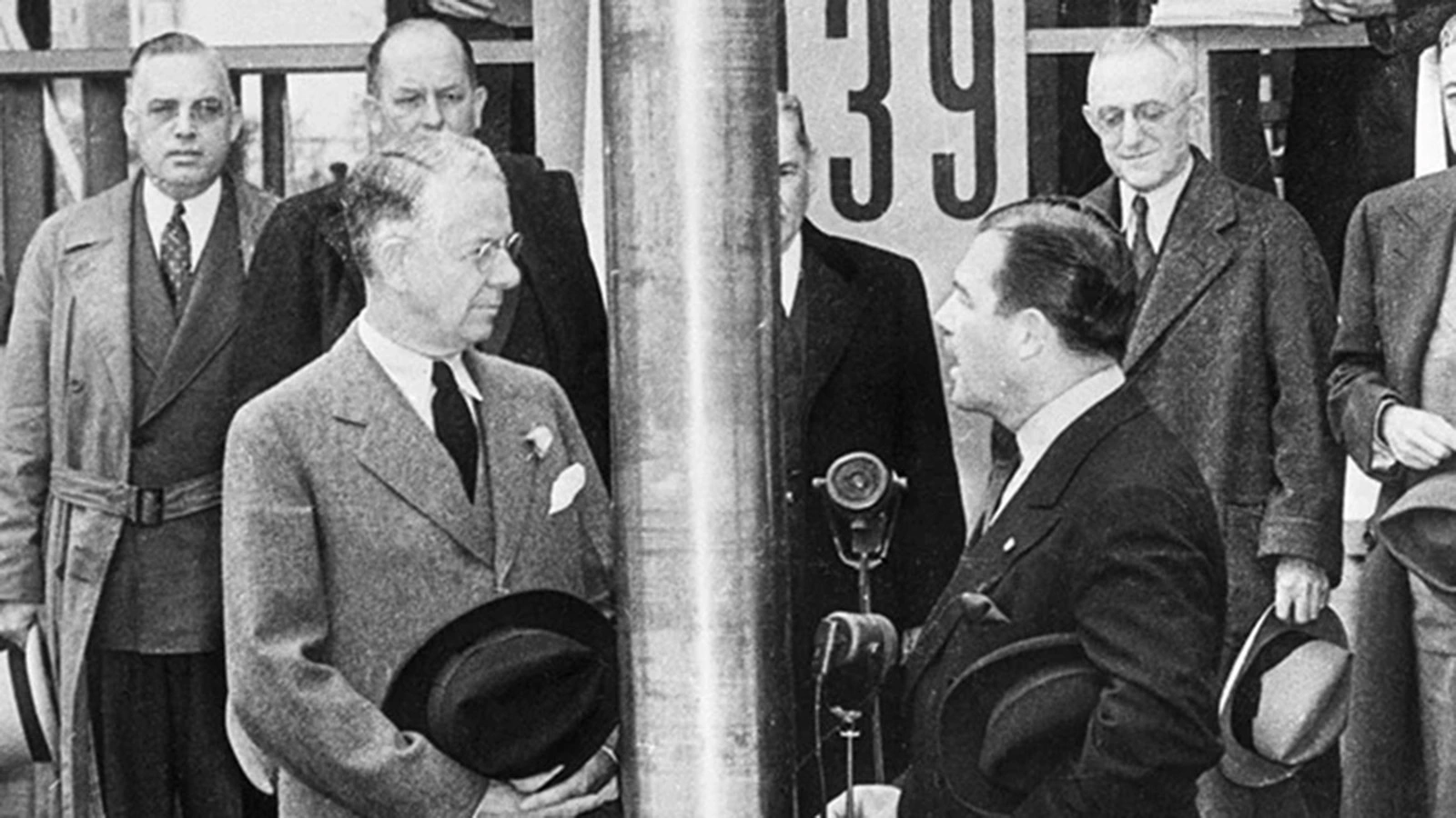 <p>Церемония захоронения капсулы времени&nbsp;компании Westinghouse в 1939 году</p>

<p></p>