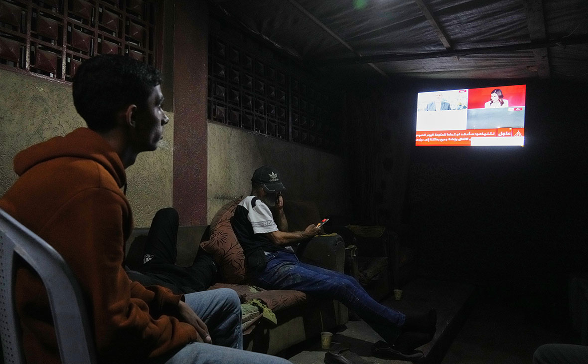 В обмен на израильских заложников Израиль отпустит более 2 тыс. палестинских заключенных, 250 из них&nbsp;&mdash; пожизненно осужденные.