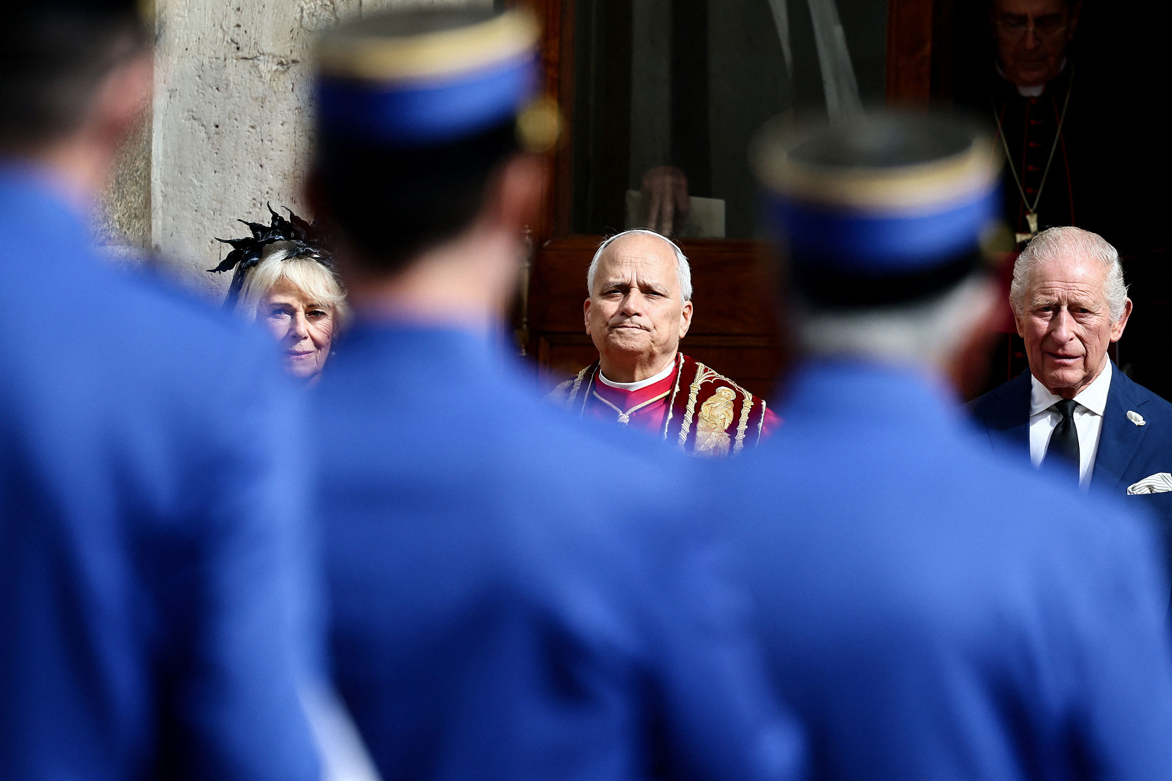 Во время литургии богословские пения исполнялись совместно членами хора Сикстинской капеллы и представителями двух королевских хоров. Также в храме звучал орган.