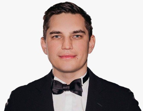 Владимир Ларионов