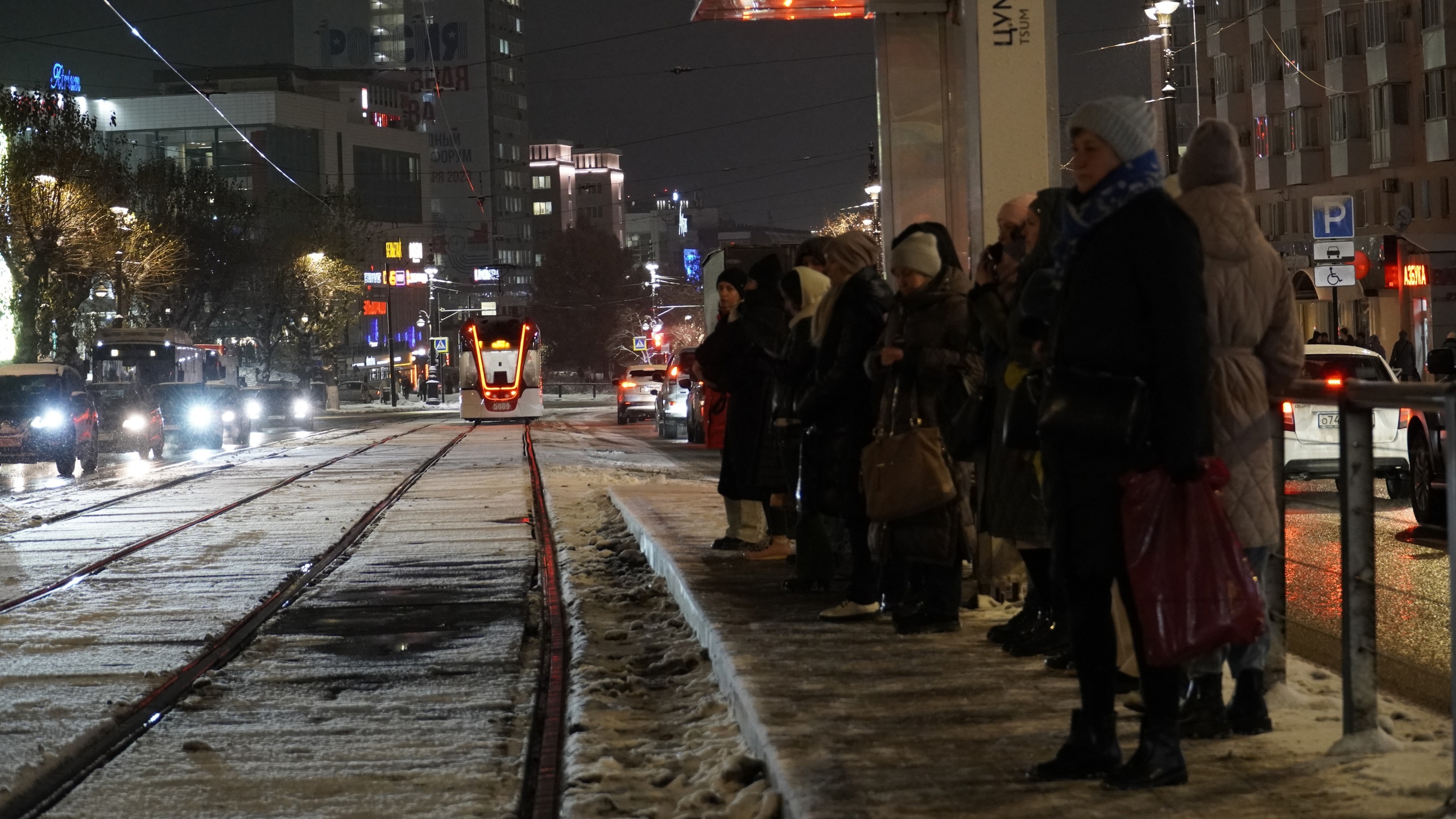 Пермь встала в 10-балльных пробках. Транспорт отстаёт на 20-30 минут — РБК