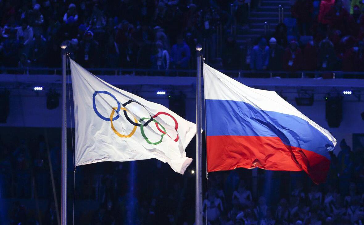 Флаги МОК и России