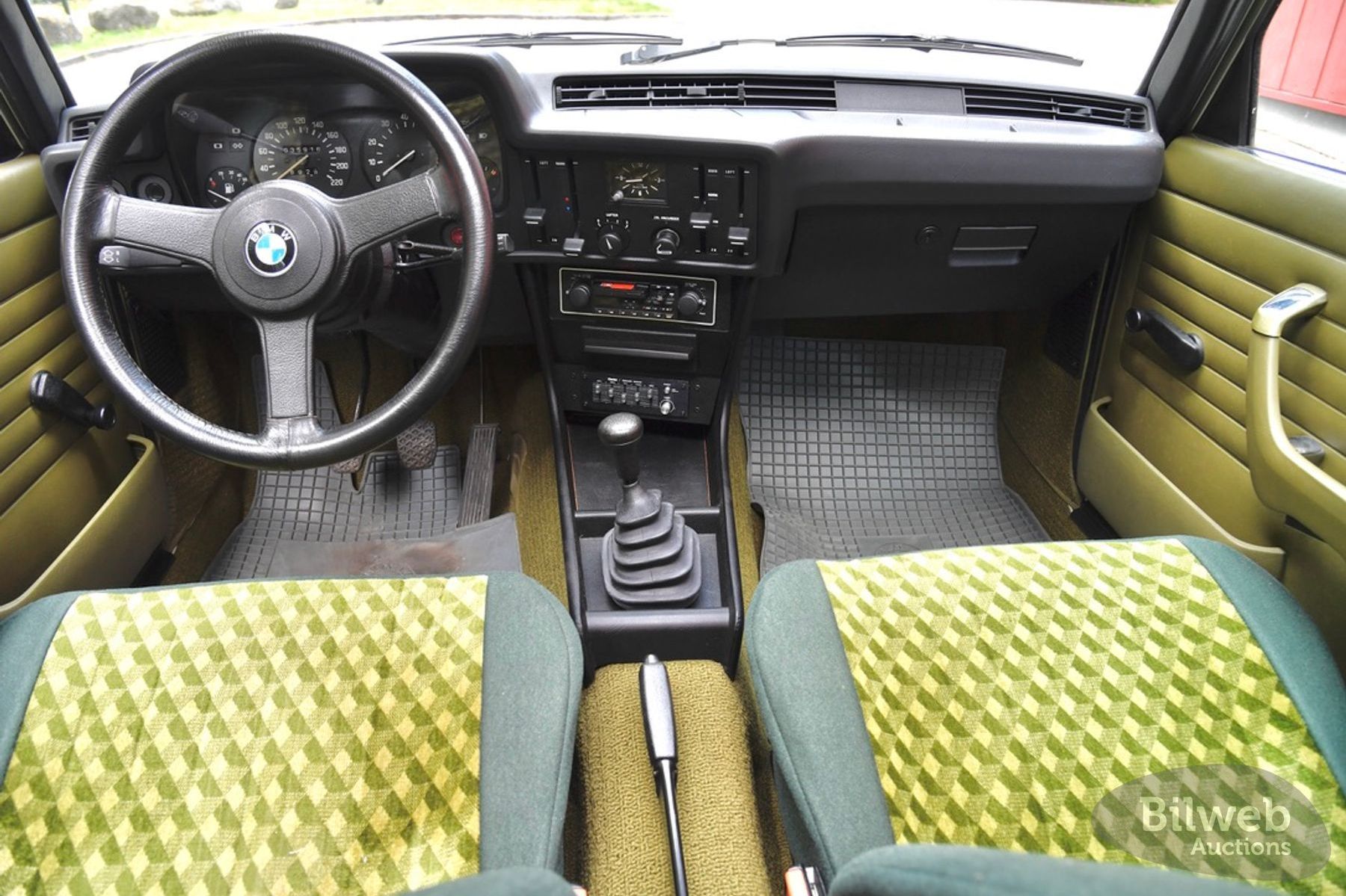 BMW 323i