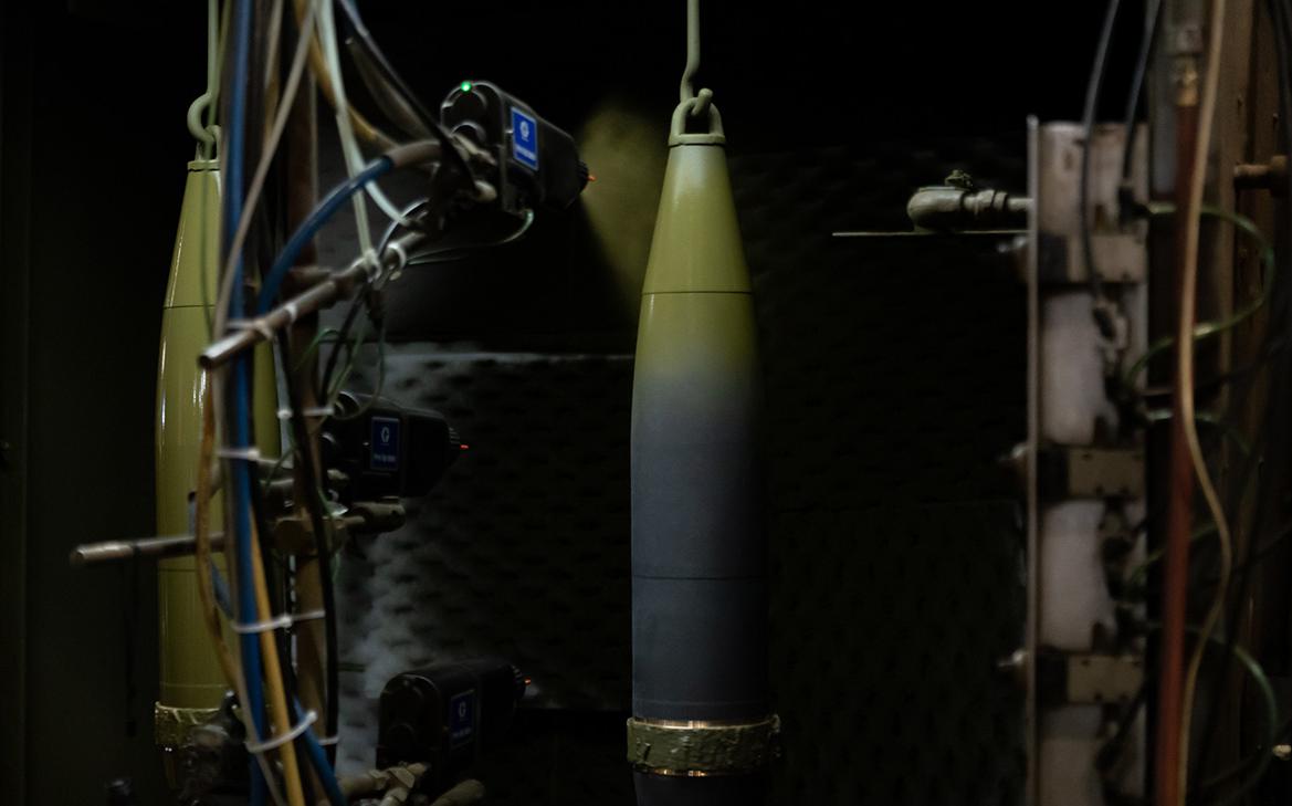 Великобритания решила построить сеть заводов по производству боеприпасов