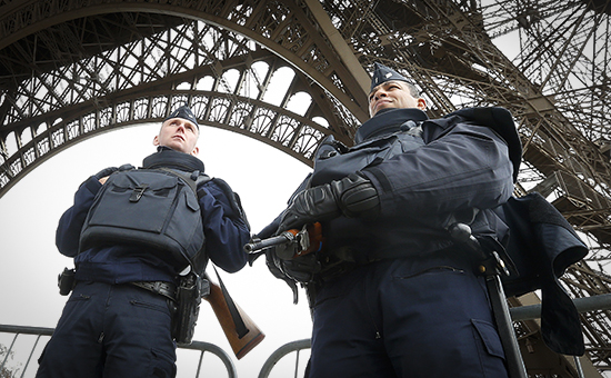 Полицейские патрули в Париже