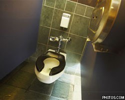 Американка на два года заточила себя в туалете