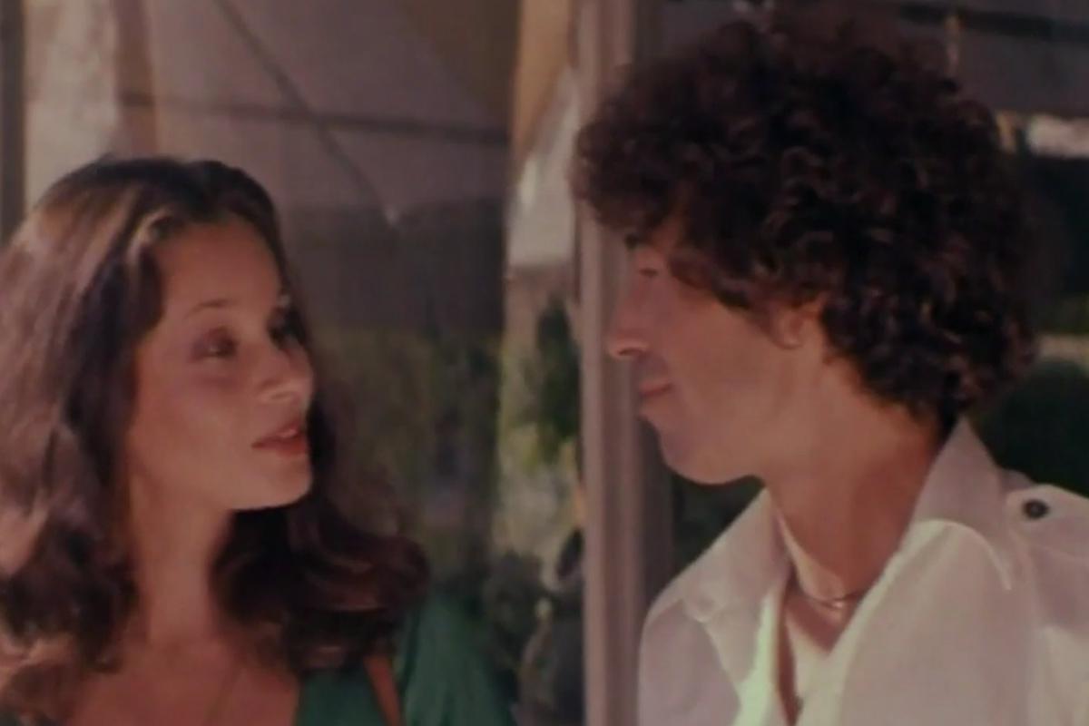 Певец Валерий Леонтьев в роли портного Олега в фильме «На чужом празднике», 1981 год