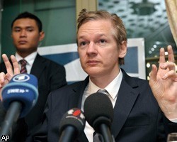Основателя WikiLeaks отпускают под залог 