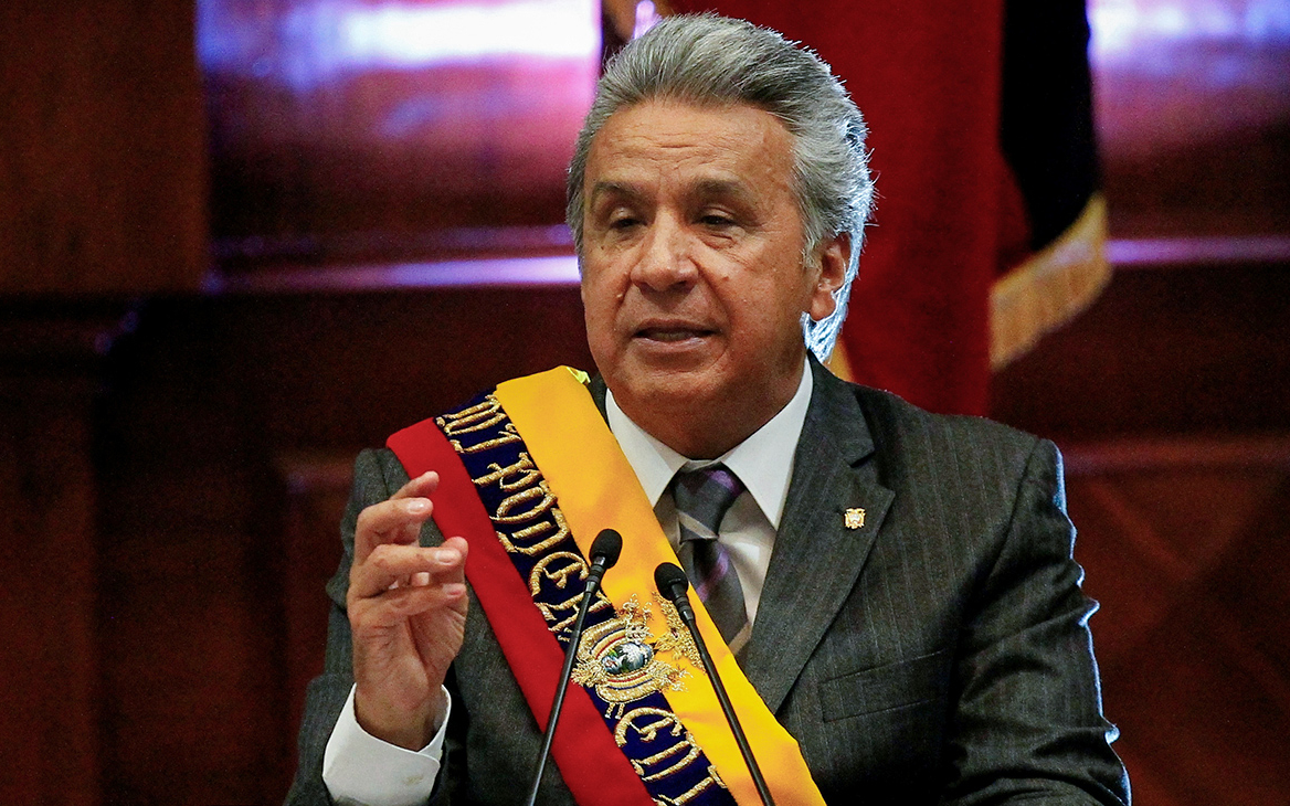 Президент Эквадора объяснил отзыв у Ассанжа права на убежище