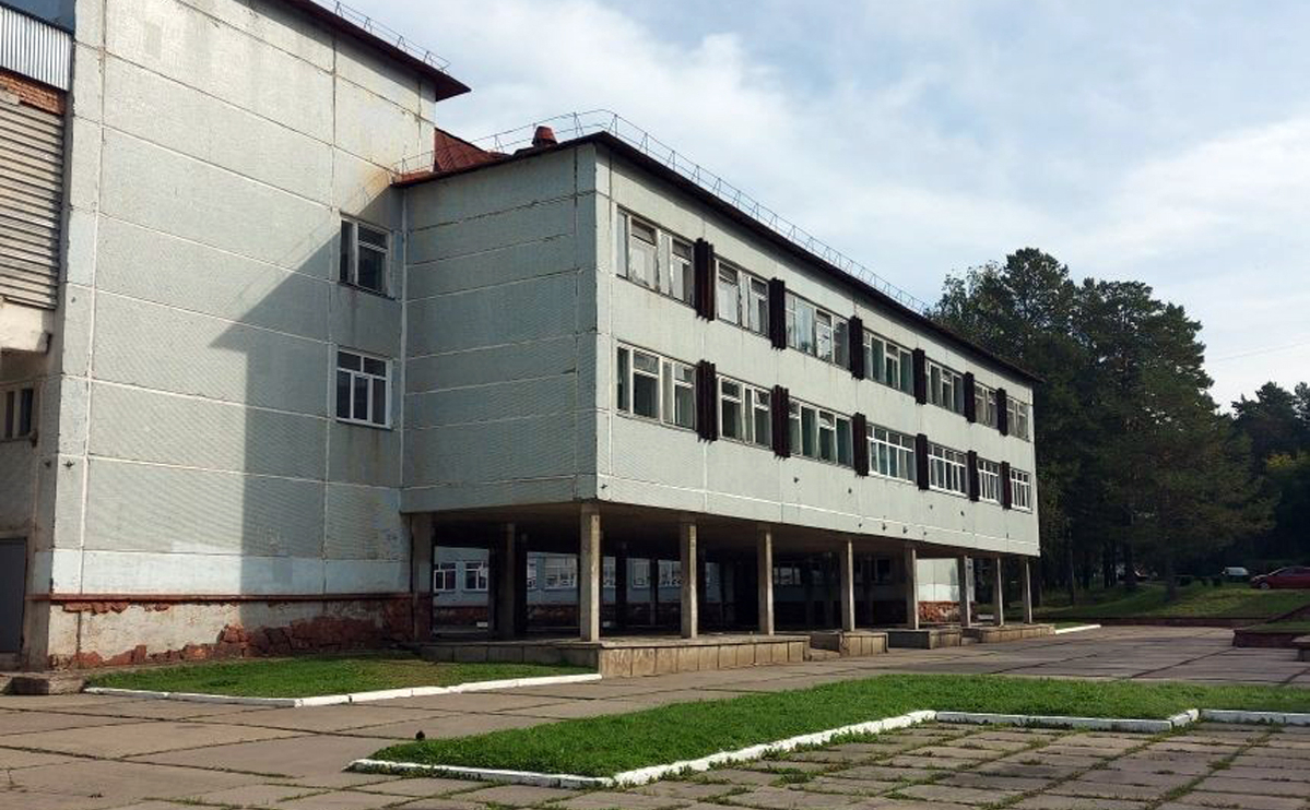 Вид на здание школы №&nbsp;100 в Железногорске