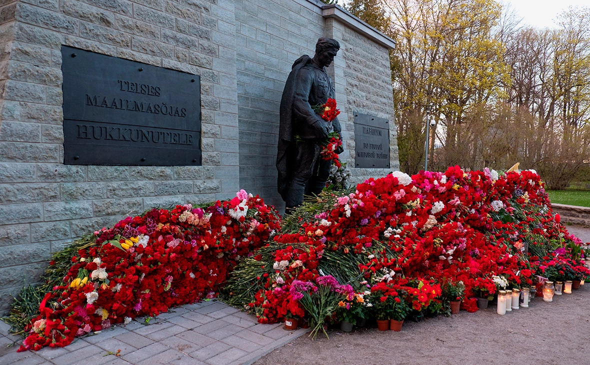 Cloudy Design / Shutterstock