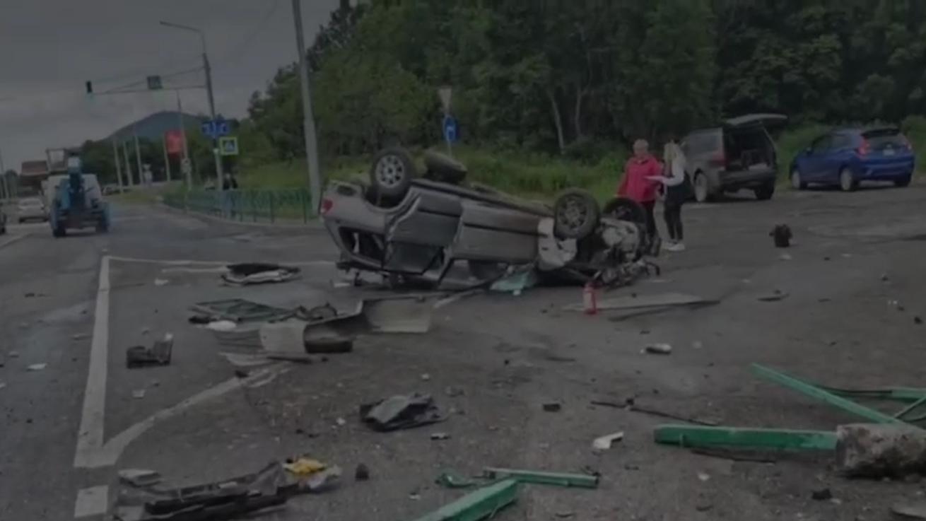 В столице Камчатки человек погиб из-за опрокинувшегося автомобиля