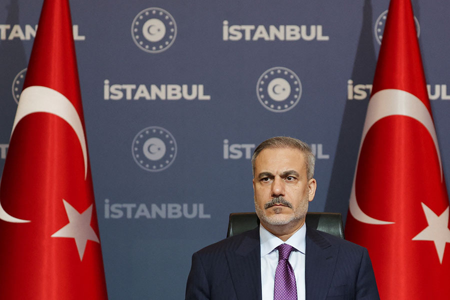 Хакан Фидан принимает участие в третьем раунде мирных переговоров между Россией и Украиной во дворце Чираган в Стамбуле, Турция, 23 июля 2025 года