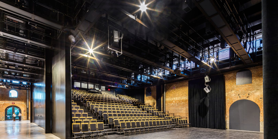 Театр в&nbsp;помещении заброшенного табачного склада&nbsp;St. Ann&rsquo;s Warehouse


	Автор: Marvel Architects
	Местоположение: Бруклин, Нью-Йорк, США
	Номинация: архитектура

