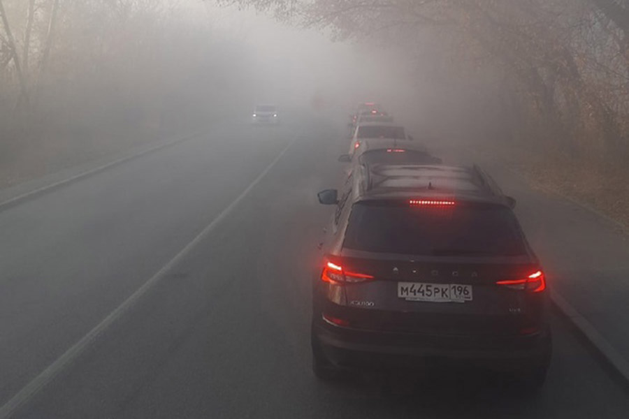 С ночи четверга Солнечный и другие районы Екатеринбурга снова накрыло смогом. В МЧС сообщили, что торфяник тушат круглосуточно. К утру 14 октября общая площадь тления сократилась до 4,8 га